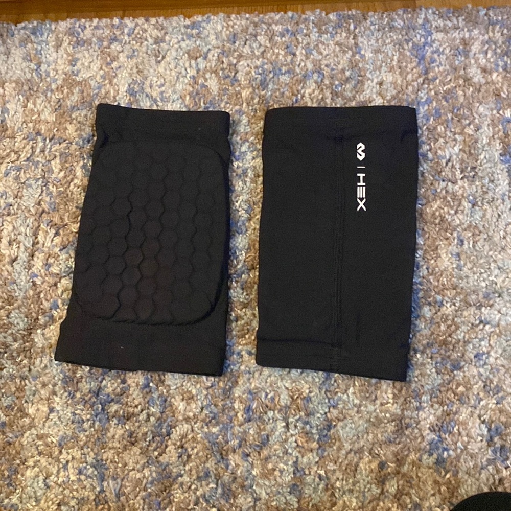 NWOT McDavid knee pads